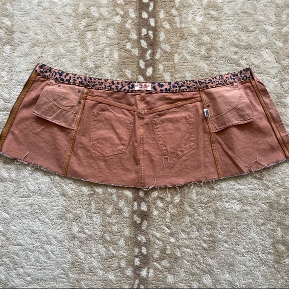 Free People We The Free Zip It Up Leopard Print Denim Mini Skirt Size 26 - Picture 3 of 14
